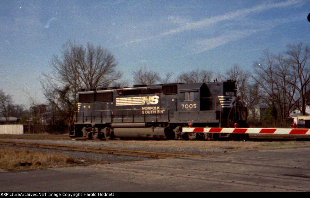 NS 7005